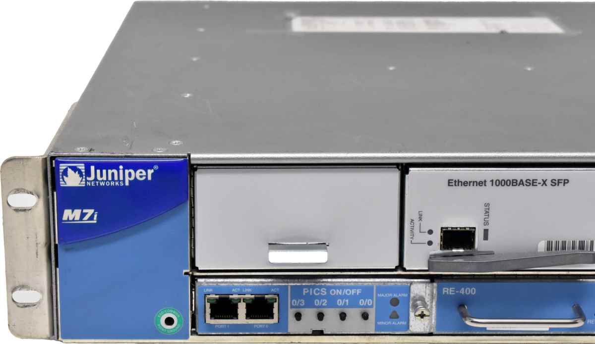 Juniper M7i +Module RE-400 +Module Ethernet 100Base-TX 2x Module Ethernet 1000Base-X SFP Juniper M7i +Module RE-400 +Module Ethernet 100Base-TX 2x Module Ethernet 1000Base-X SFP