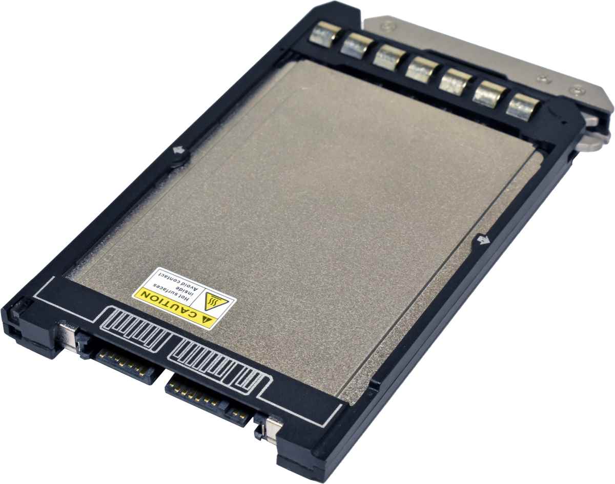 Dell Toshiba 200GB 0Y7MDD THNSF8200CAME 1.8" 6G SATA SSD PowerEdge M830 M630 M430 Blade
