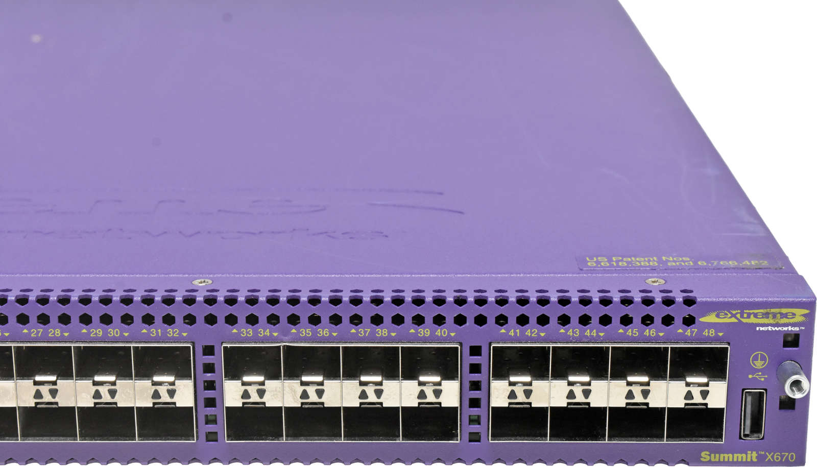 Extreme-Summit-X670-48x-FB-17103-48-Port-SFP-10GE-003.jpg Extreme Summit X670-48x-FB 17103 48-Port SFP+ 10GE Switch