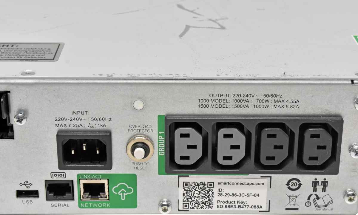 APC Smart UPS SMT1000RMI2UC 1000VA 700W 2HE USV no Batteries no Front Bezel APC Smart UPS SMT1000RMI2UC 1000VA 700W 2HE USV no Batteries no Front Bezel