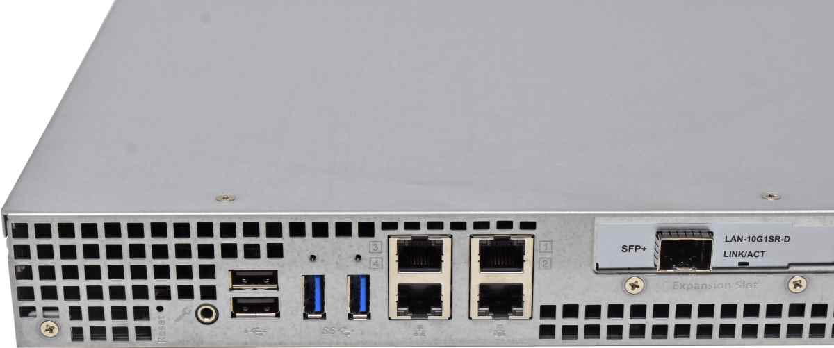 QNAP TS-463U-RP 4-Bay NAS Server AMD Quad-Core GX-420MC 2.0 GHz 4GB DDR3L RAM +Mini GBIC no HDDs Rack Ears