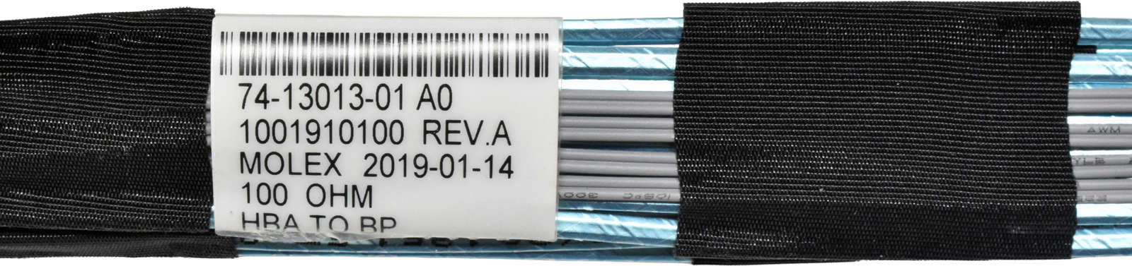 Cisco-74-13013-01-12G-MiniSAS-HD-Data-Cable-0-7m-D-004.jpg Cisco 74-13013-01 12G MiniSAS HD Data Cable 0,7m Dual SFF-8643 - 2x SFF-8643 angled