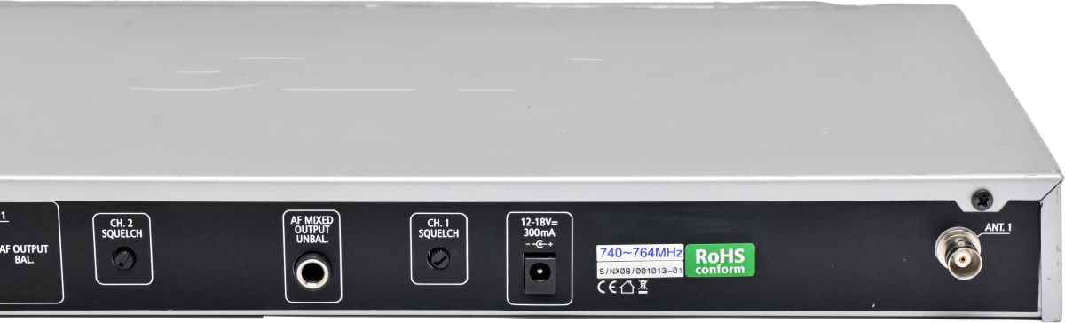 JTS US-902D UHF Dual Channel PLL Diversity Receiver