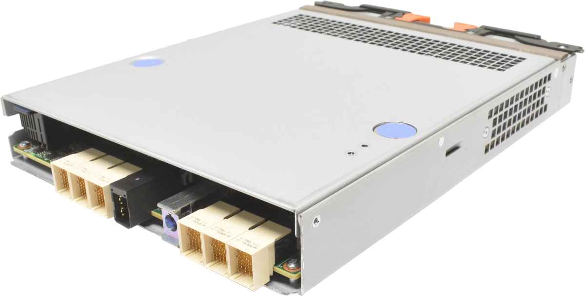 IBM 01LJ610 Controller Node Canister für Storwize V5030 V5030F + 4x 16Gbps GBIC