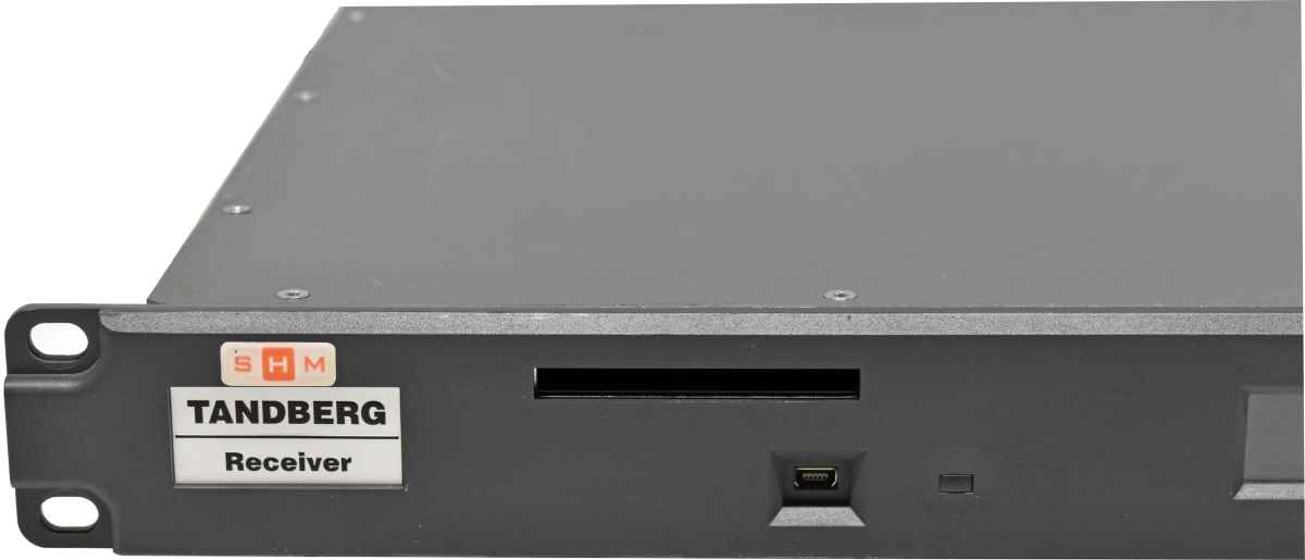 Tandberg Receiver RX8200 MPEG2 & MPEG4 4:2:2 Base Unit for Receiver RX8200 Rev. 1.2