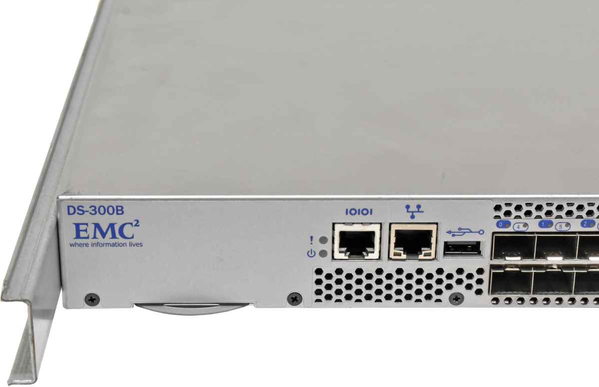 EMC DS-300B EM-320-0008 100-652-065 24-Port 8G SAN FC Switch 16 akt. Ports + Ears