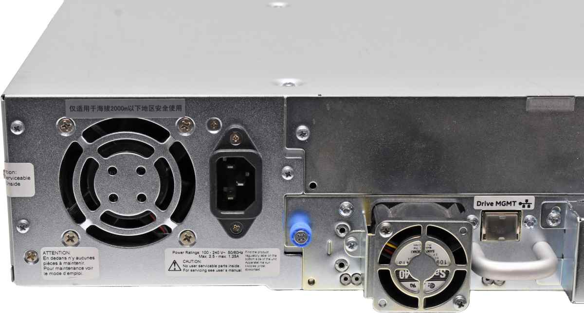 HP StoreEver MSL2024 AK379A Tape Library 407351-001 24-Slot  +LTO-8 Q6Q67A 882184-001 2x 8G LC2A FC