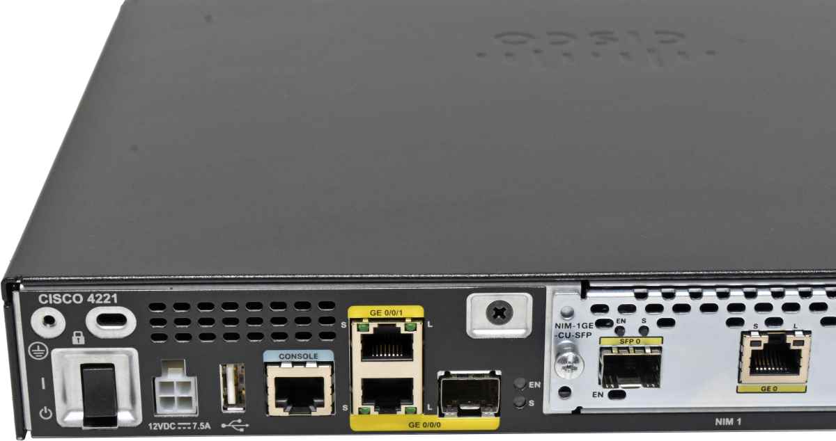 Cisco 4200 Series ISR4221/K9 GE Integrated Services Router +WAN NIM-1GE-CU-SFP no AC Adapter