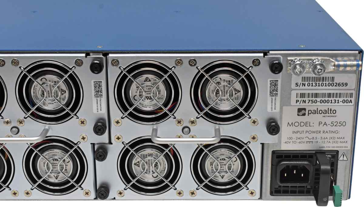 Paloalto PA-5250 750-000131-00A 16-Port SFP+ 10GE Firewall 4x 10G RJ-45 4x 40G/100G SFP28 +SSDs +HDDs +Mini GBICs