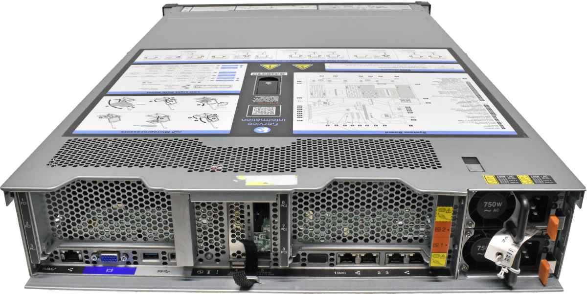 Lenovo System x3650 M5 Server Barebone 2x M5210 12G 24x SFF 2,5 No CPU & RAM