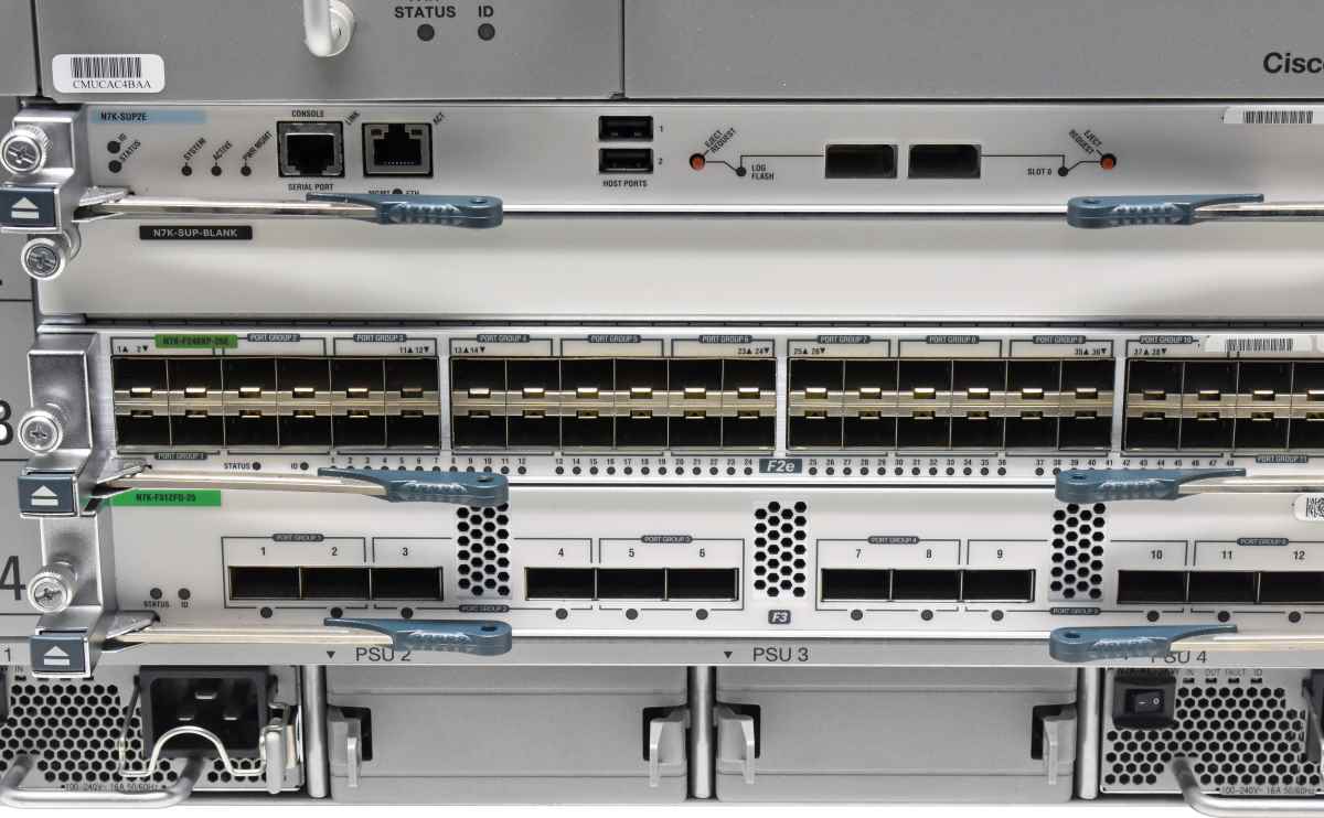 Cisco Nexus 7004 N7K-C7004 +Modules N7K-F312FQ-25 N7K-F248XP-25E N7K-SUP2E 2x PSU