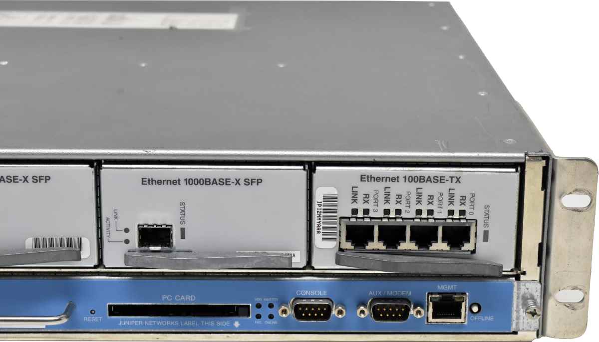 Juniper M7i +Module RE-400 +Module Ethernet 100Base-TX 3x Module Ethernet 1000Base-X SFP