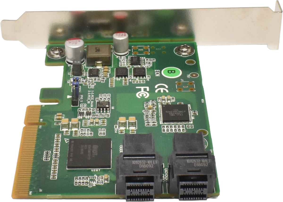 TYAN M2092 U.2 Expansion Card NVMe PCle x8 V021008000000000 FP