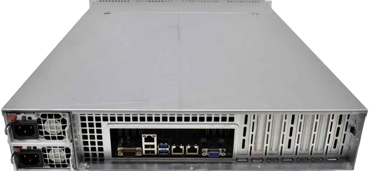Supermicro CSE826 E5-1650 V3 6C 3,5GHz X10SRL-F Board 64GB RAM 8x 3,5Zoll Bay #1 Supermicro CSE826 E5-1650 V3 6C 3,5GHz X10SRL-F Board 64GB RAM 8xLFF 2xPERC H310