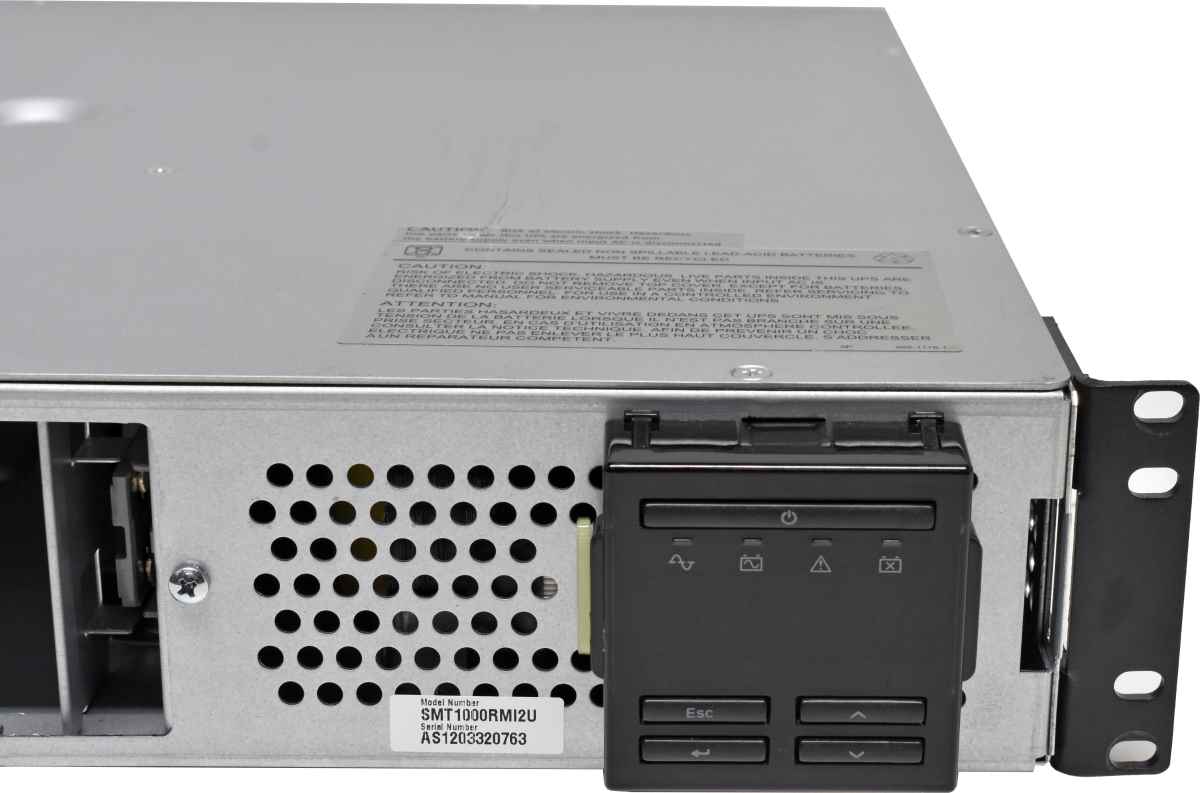 APC Smart UPS SMT1000RMI2U 1000VA 2HE USV + NIC AP9630 no Batteries APC Smart UPS SMT1000RMI2U 1000VA 2HE USV + NIC AP9630 no Batteries