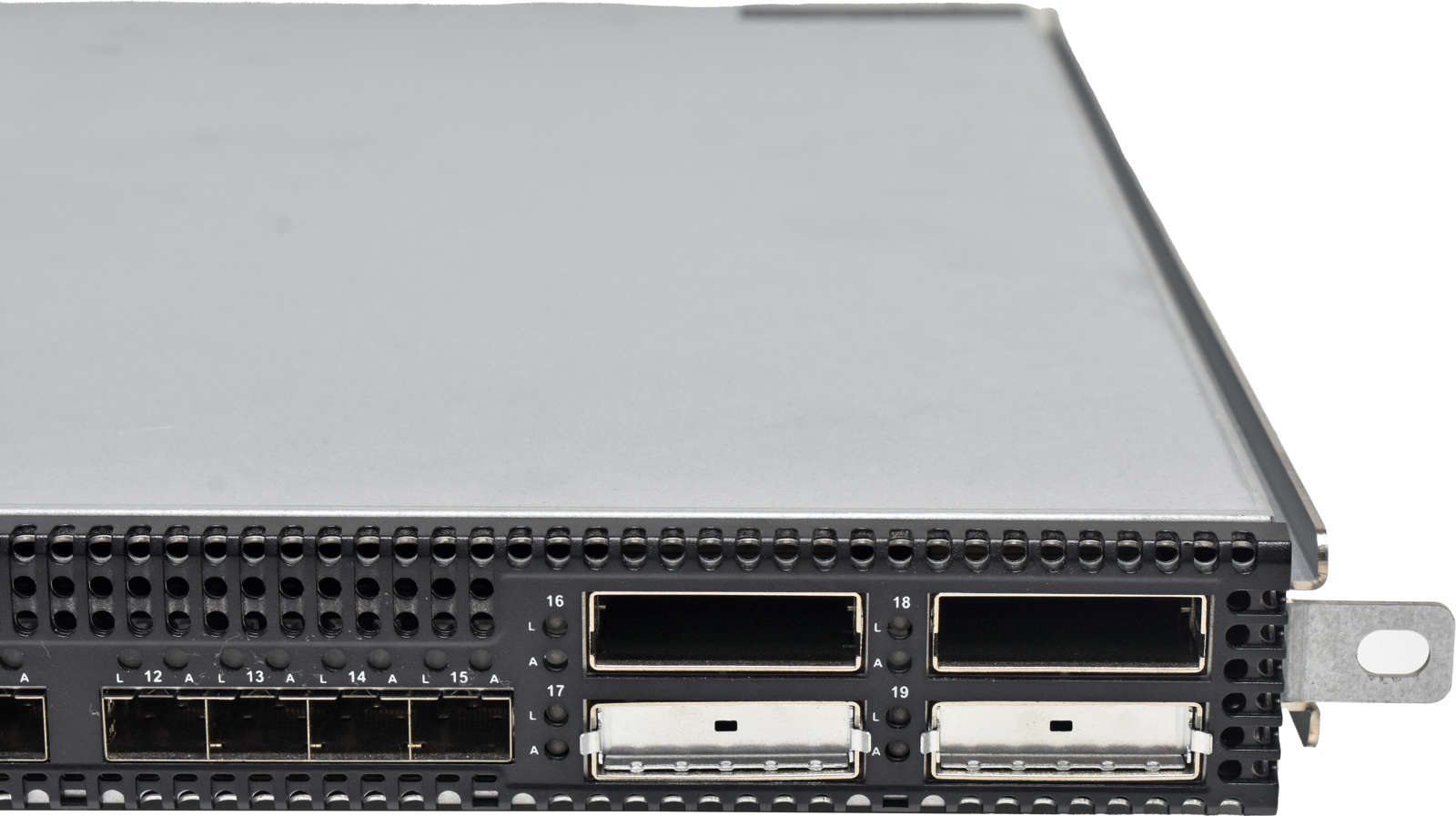 QLogic-SANbox-5602-SB5602Q-08A-B-31422-07-C-16-Por-004.jpg QLogic SANbox 5602 SB5602Q-08A B 31422-07 C 16-Port SFP Stackable FC Switch +5 Mini GBICs