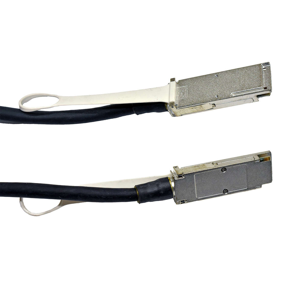 Madison-2159608-1-IB-2-1-3m-10G-QSFP---QSFP-Direct-006.jpg Madison 2159608-4 IB-4-2 2,9m 10G QSFP - QSFP Direct Attach Cable