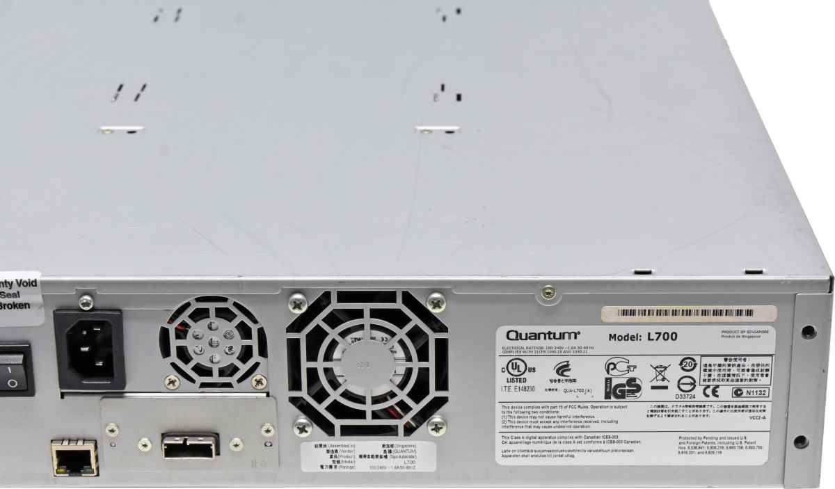 Quantum L700 Superloader 3 Tape Autoloader E7-LFWWE-YF Drive Type LTO-6 6G SAS 16 Slots 2 Magazines 2U 2HE