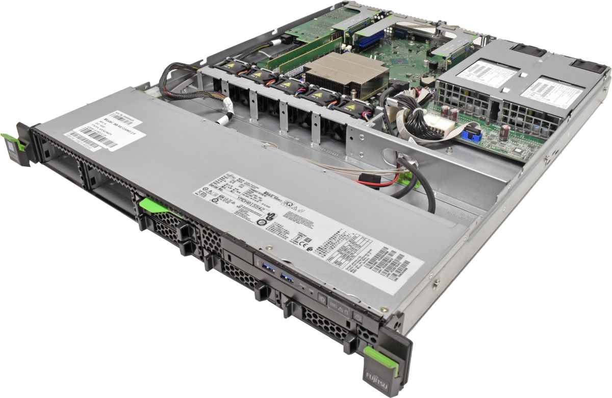 Fujitsu RX1330 M3 Server 1x E3-1240 V6 4-Core 3,70 GHz 8 GB PC4 RAM 4x SFF & 12Gb SAS Controller