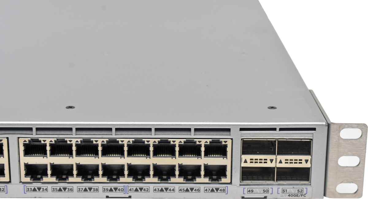 Brocade VDX 6740T-1G XBR-VDX6740T-56-1G-F 48-Port RJ-45 10GE Switch 4x 40G QSFP+ Rack Ears Brocade VDX 6740T BR-VDX6740T-48-F 48-Port 10G RJ-45 Ethernet Switch 4x 40G QSFP+ Rack Ears