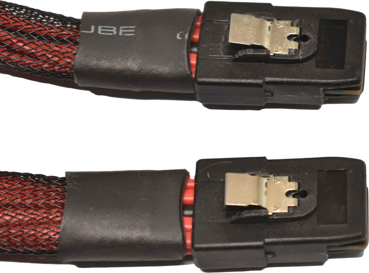 Chenbro 2x Mini SAS SFF-8087 Kabel 60cm 26H113215-030 Chenbro 2x Mini SAS SFF-8087 Kabel 60cm 26H113215-030