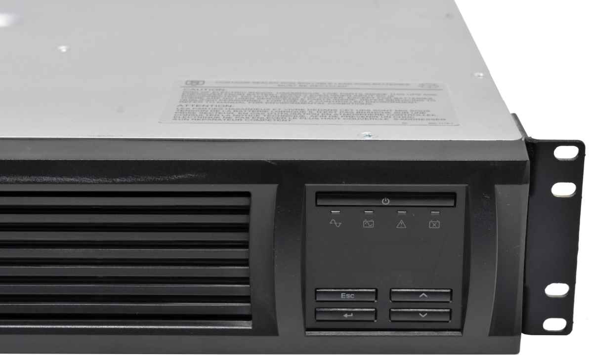 APC Smart UPS SMT1500RMI2U 1500VA 2HE USV no Batteries