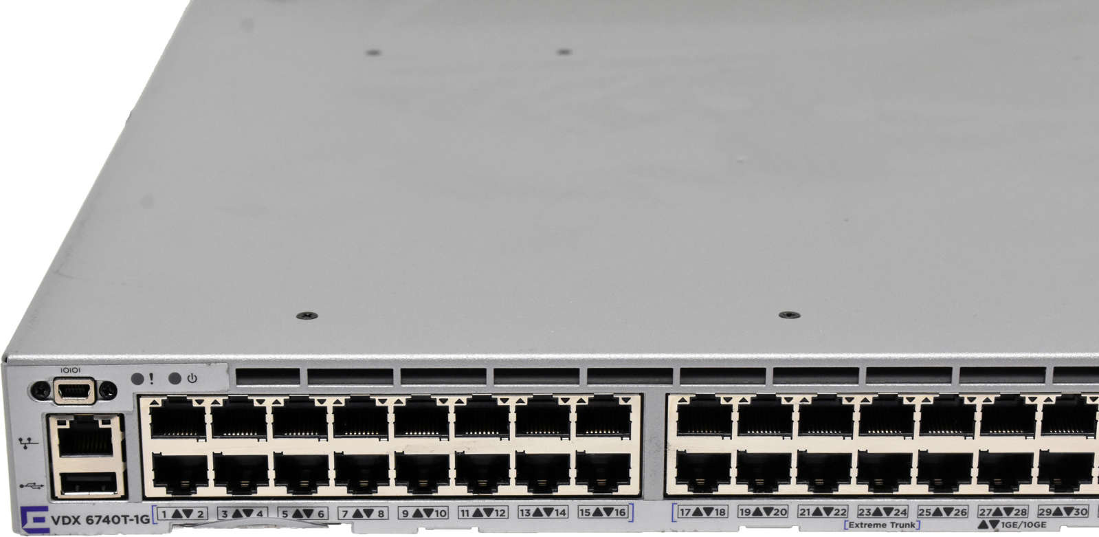 Extreme-VDX-6740T-1G-XBR-VDX6740T-56-1G-F-48-Port-003.jpg Extreme VDX 6740T-1G XBR-VDX6740T-56-1G-F 48-Port 10G RJ-45 Ethernet Switch 4x 40G QSFP+