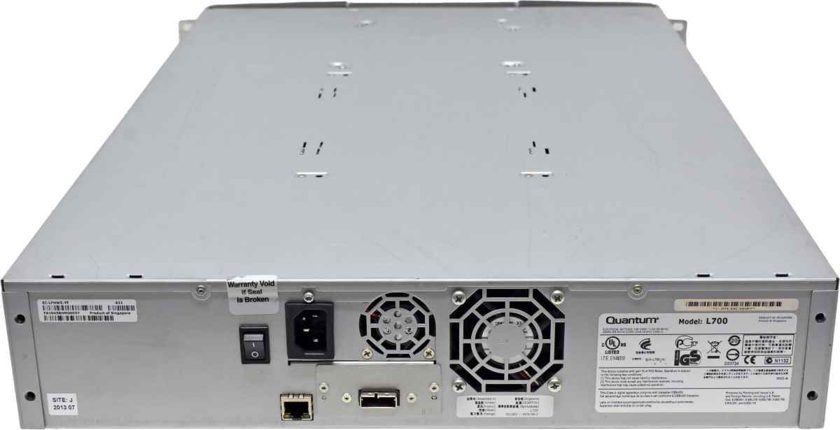 Quantum L700 Superloader 3 Tape Autoloader EC-LFHWE-YF Drive Type LTO-5 6G SAS 8 Slots 1 Magazine 2U 2HE Quantum L700 Superloader 3 Tape Autoloader EC-LFHWE-YF Drive Type LTO-5 6G SAS 8 Slots 1 Magazine 2U 2HE