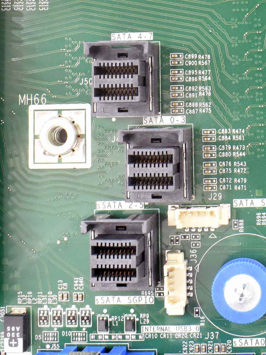 Aliserver Foxconn R2-1219R-TH Thor04-2U 2x LGA-3647 2x 25Gbe 2x SFP+ 2x Kühler  2 Port NVMe Card ohne Backplane