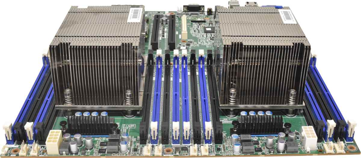 Lenovo E-ATX Mainboard 2x Heatsink 2x LGA-2011-3 RD452X B800G3-N 70SSR139GE