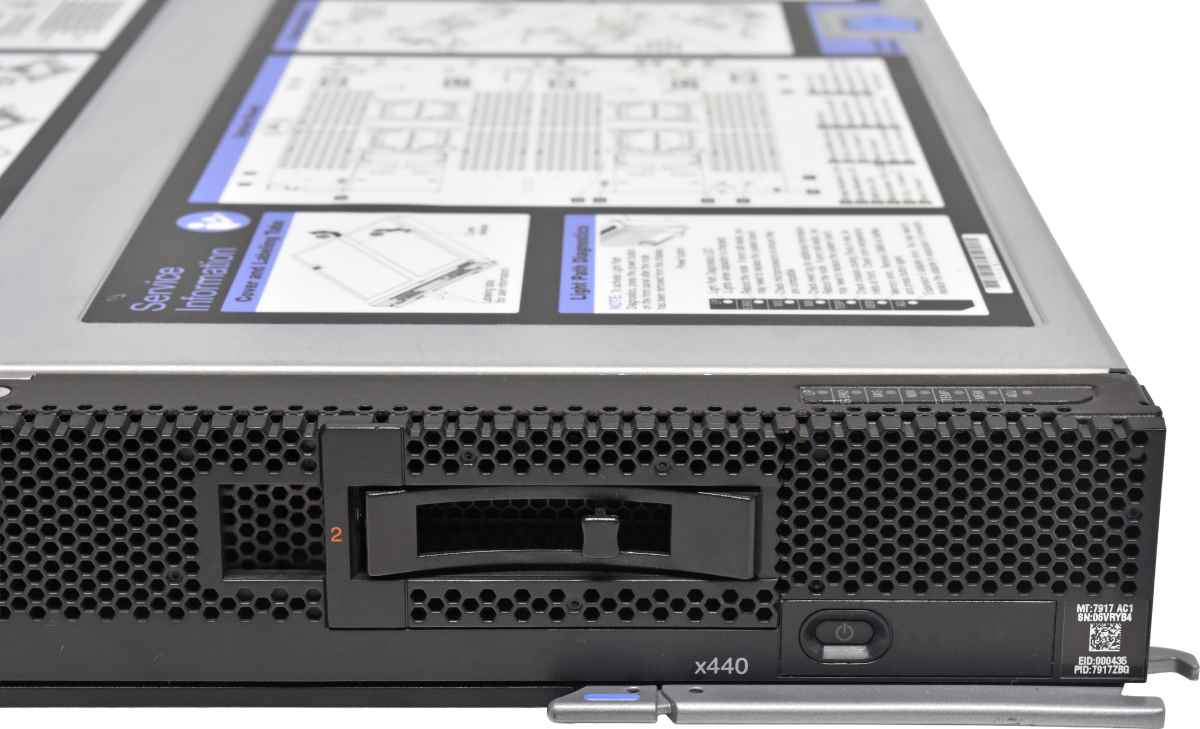 IBM Flex System x440 Compute Node 7917 AC1 +Heatsinks +Caddys