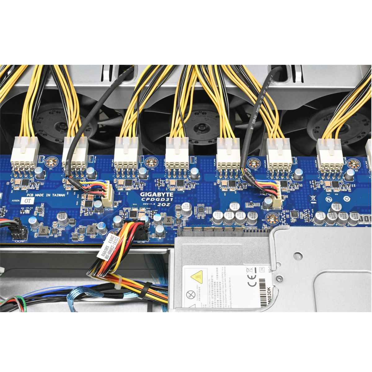 Gigabyte G431-MM0 Server AMD EPYC embedded 3151 SoC CPU 256GB M.2 16GB PC4 RAM up to 10x GPU Card