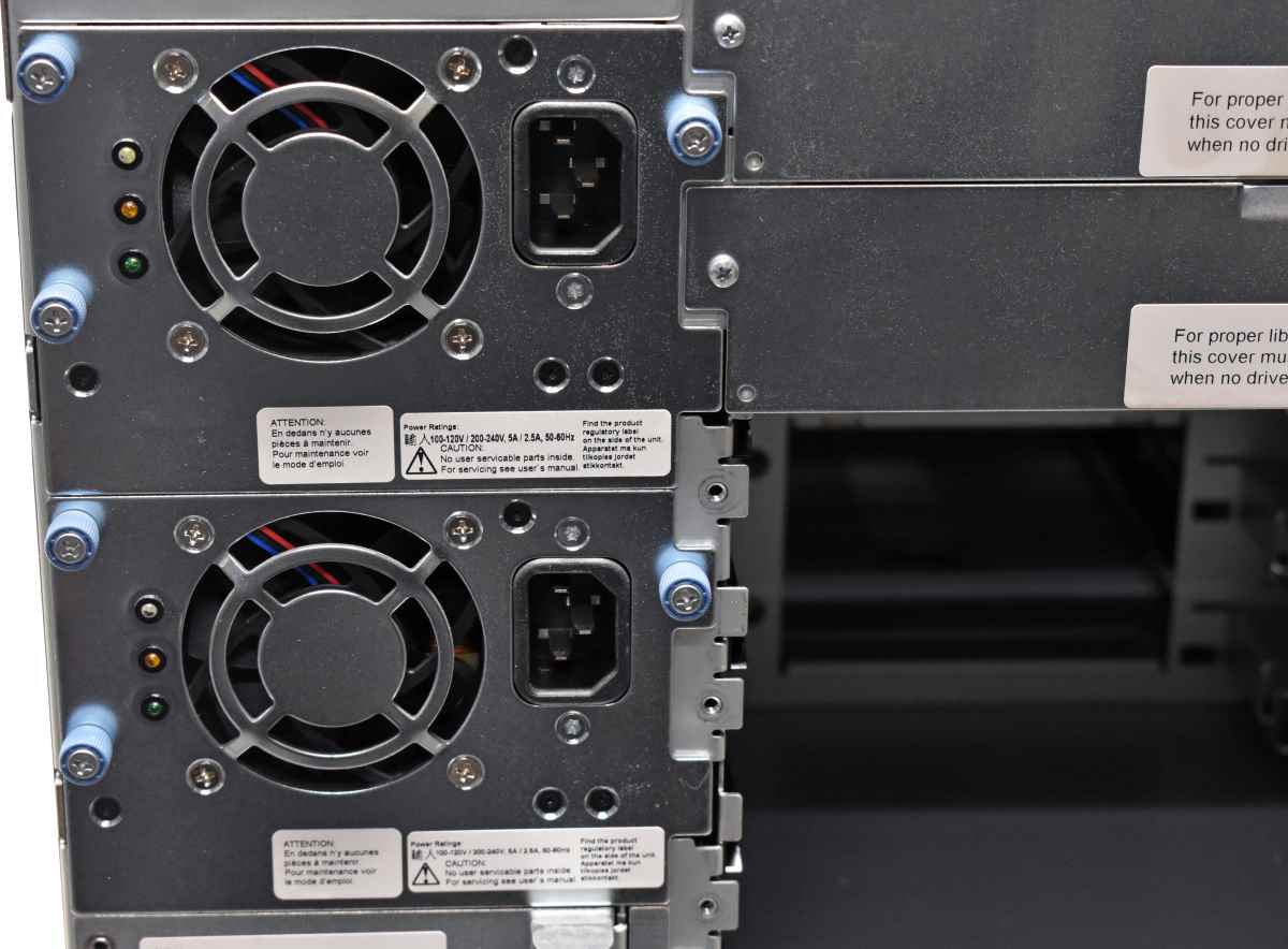 HP StoreEver MSL6480 QU625A 723570-001 Tape Library scalable Base Module + Base Library Controller 723573-001 no Tape Drives