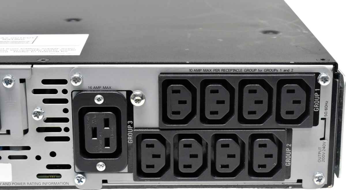 APC Smart UPS SMX2200RMHV2U 2200VA 2HE USV 8x C13 1x C19 IEC APC Smart UPS SMX2200RMHV2U 2200VA 2HE USV 8x C13 1x C19 IEC