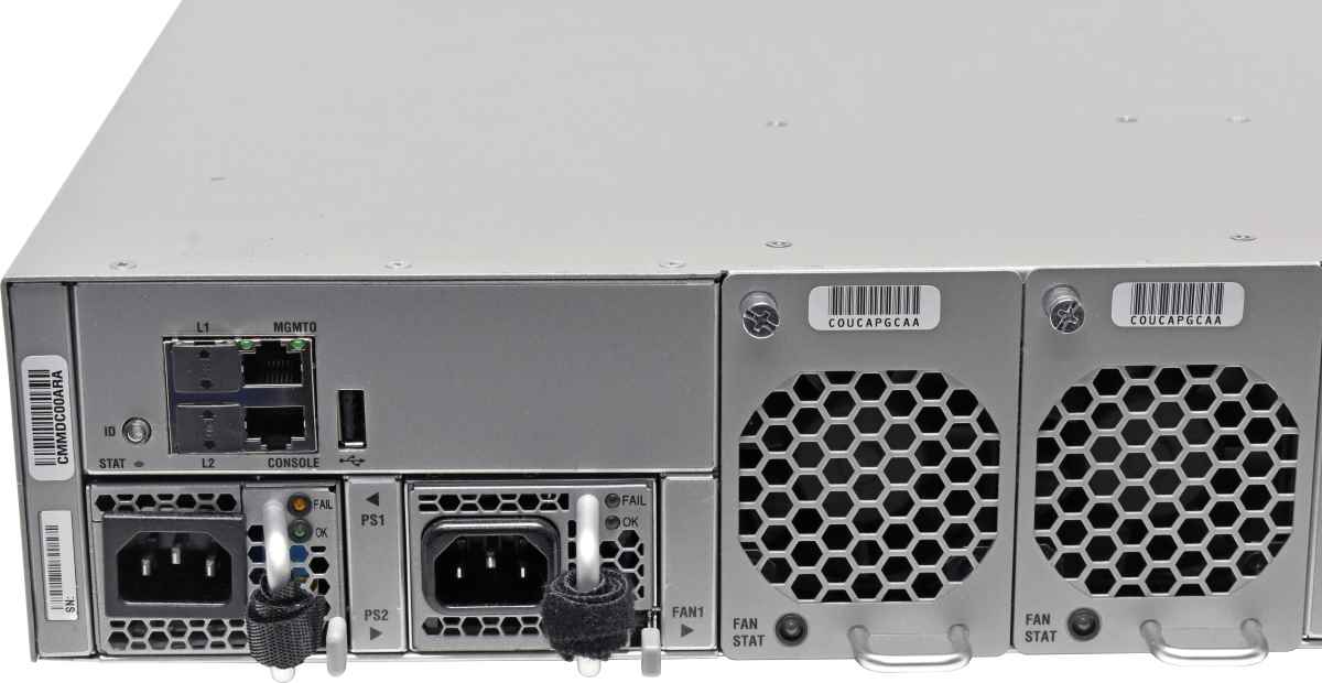 Cisco Nexus N5K-C5596UP 68-3884-03 48-Port 10GE SFP+ Switch 3x 16-Port 10GE Expansion Modul N55-M16UP +40 10G Mini GBICs Cisco Nexus N5K-C5596UP 68-3884-04 48-Port 10GE/FC Switch 2x16-Port Expansion Modul N55-M16UP Rack Ears