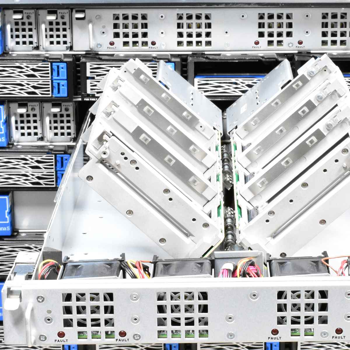 Bull Sequana S800 Blade System Chassis 4x MGMT Module 2x CX414A 40/56GbE Card 8x PSU 2000W 4x Blade Bull Sequana S800 Blade System Chassis 4x MGMT Module 2x CX414A 40/56GbE Card 8x PSU 2000W 4x Blade