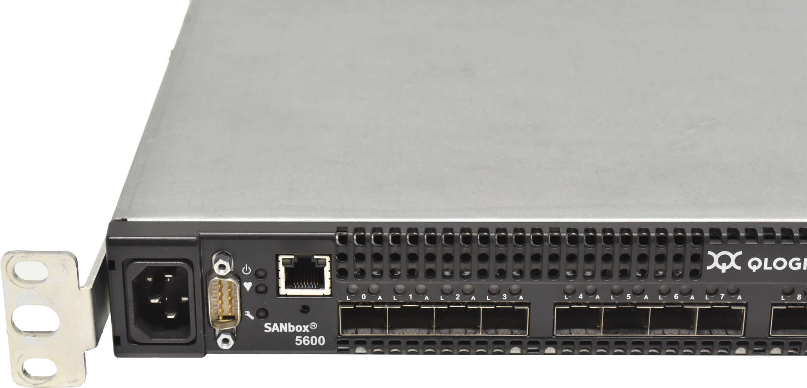 QLogic-SANbox-5600-SB5600Q-08A-B-31131-07-B-16-Por-003.jpg QLogic SANbox 5600 SB5600Q-08A B 31131-07 B 16-Port Stackable FC Switch +5 Mini GBICs