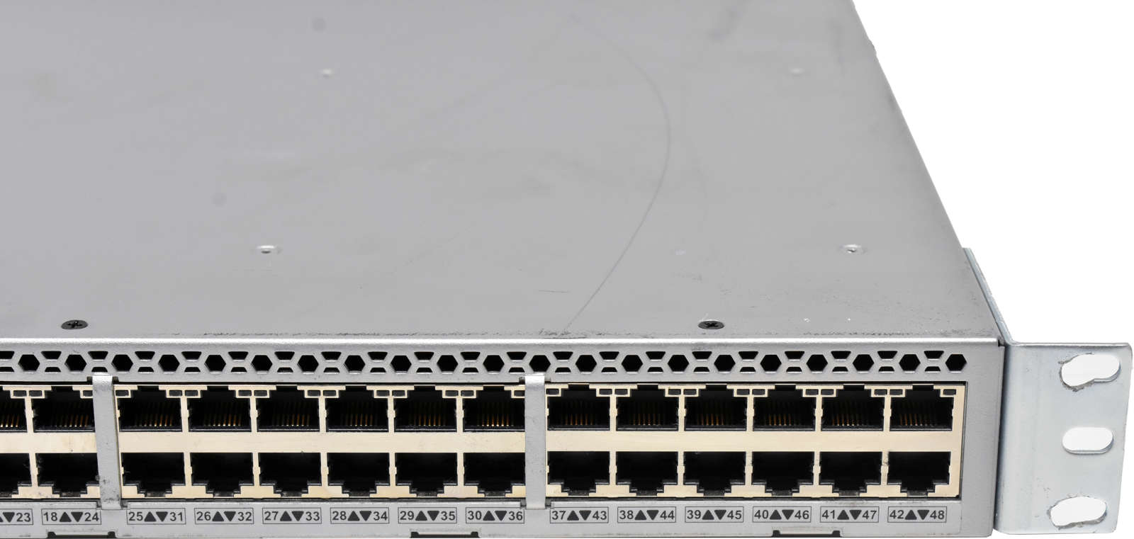 Brocade VDX 6710 BR-VDX6710-54-F 80-1004843-04 48-Port 1G RJ-45 FCoE Switch 6x 10G SFP+ Rack Ears
