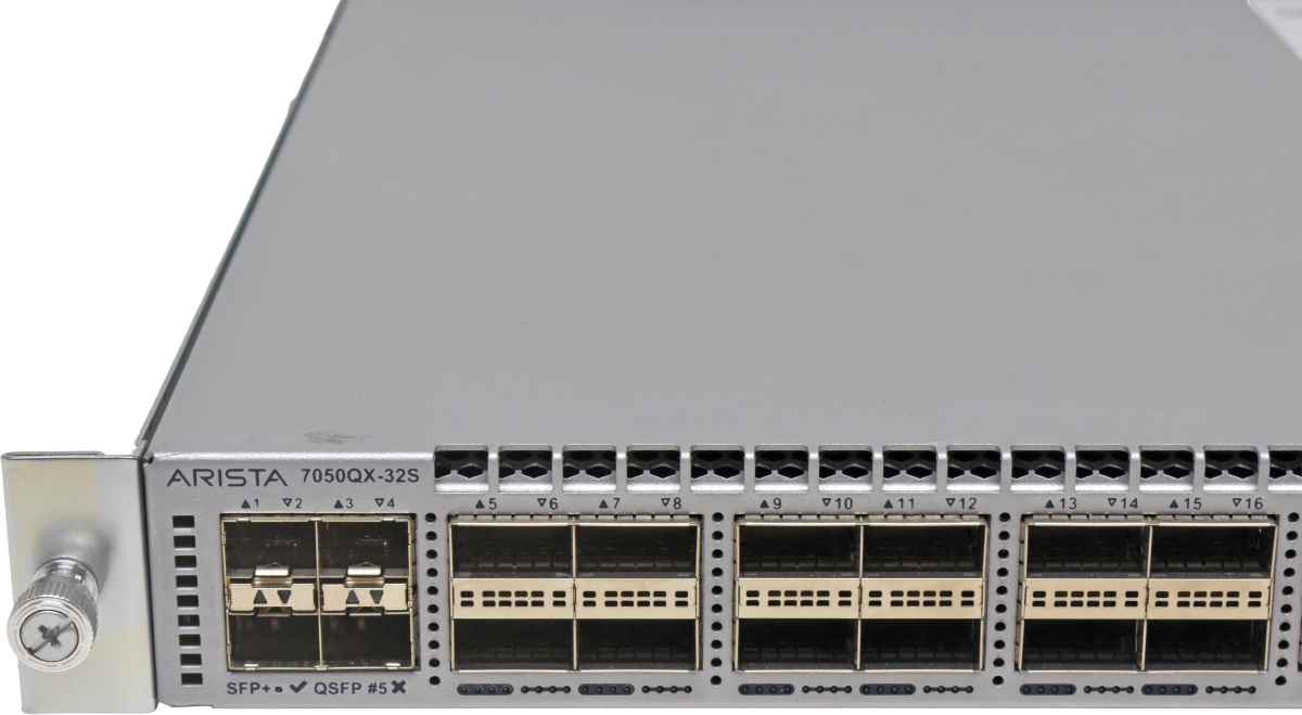 Arista DCS-7050QX-32S-F 32-Port 40G QSFP+ Ethernet Switch +Insides of Rack Rails