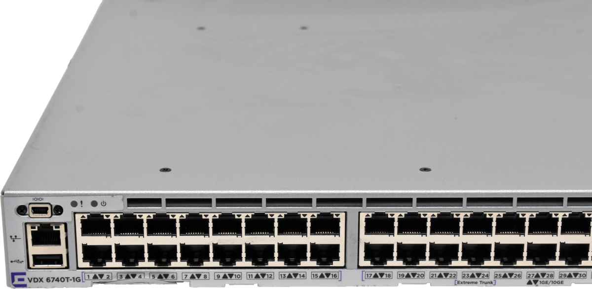 Extreme VDX 6740T-1G XBR-VDX6740T-56-1G-F 48-Port 10G RJ-45 Ethernet Switch 4x 40G QSFP+