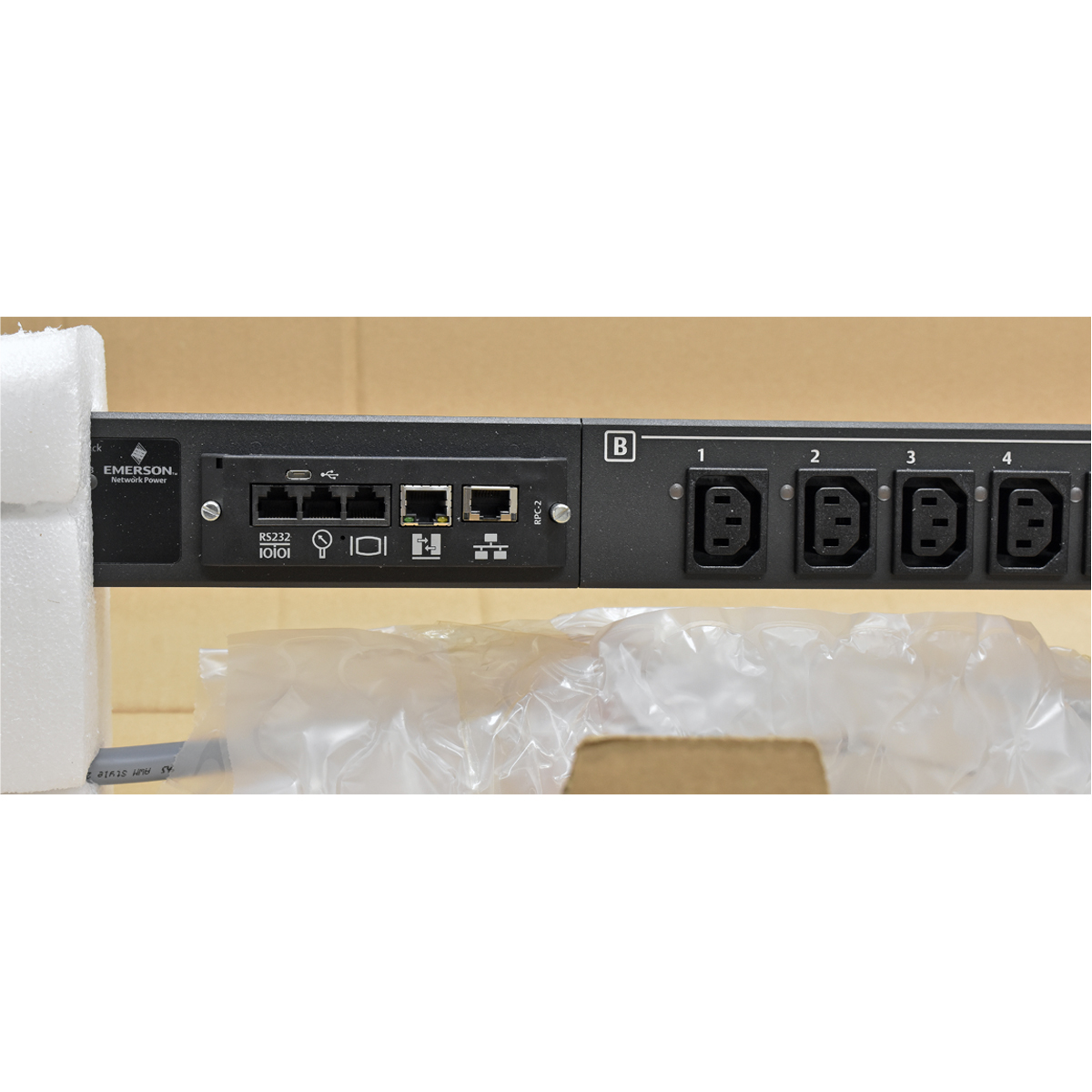 Emerson MPH2-ECV_4P5W-16A_24N MPHC1244 3-Phase 16A Null HE PDU 24x C13 Neuwertig Emerson MPH2-ECV_4P5W-16A_24N MPHC1244 3-Phase 16A Null HE PDU 24 x C13