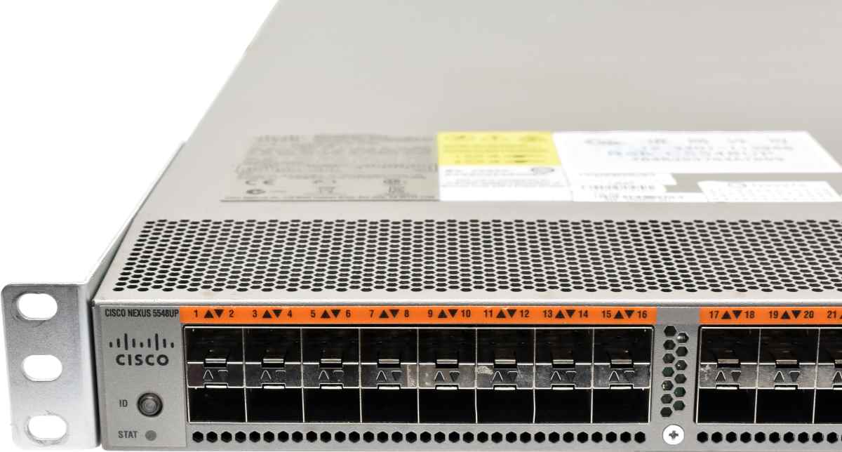 Cisco Nexus N5K-C5548UP 68-4157-01 32-Port 10G SFP+ Ethernet Switch +15 Mini GBICs