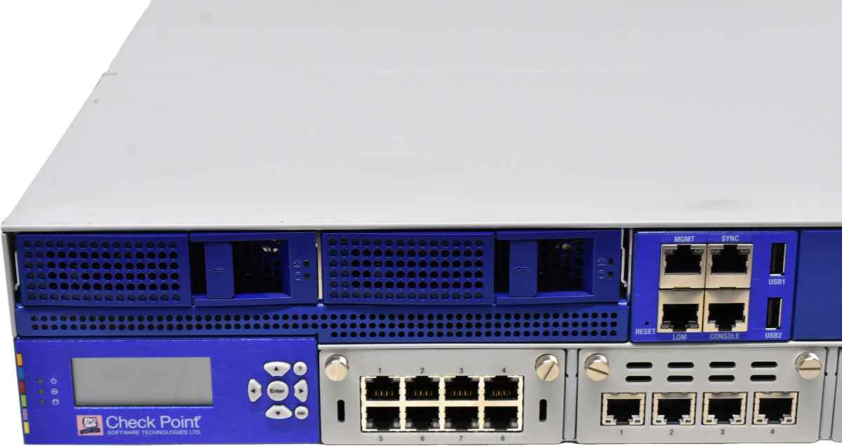 Check Point P-370 +Module 8-Port RJ-45 CPAC-8-1C-L 4-Port RJ-45 CPAC-4-1C-L