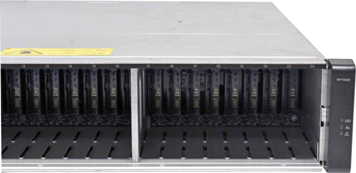 HP StorageWorks P2000 AW594B 2x Controller AW592B 24x SFF Bay 2x PSU no HDDs HP StorageWorks P2000 AW594B 2x Controller AW592B 24x SFF Bay 2x PSU no HDDs