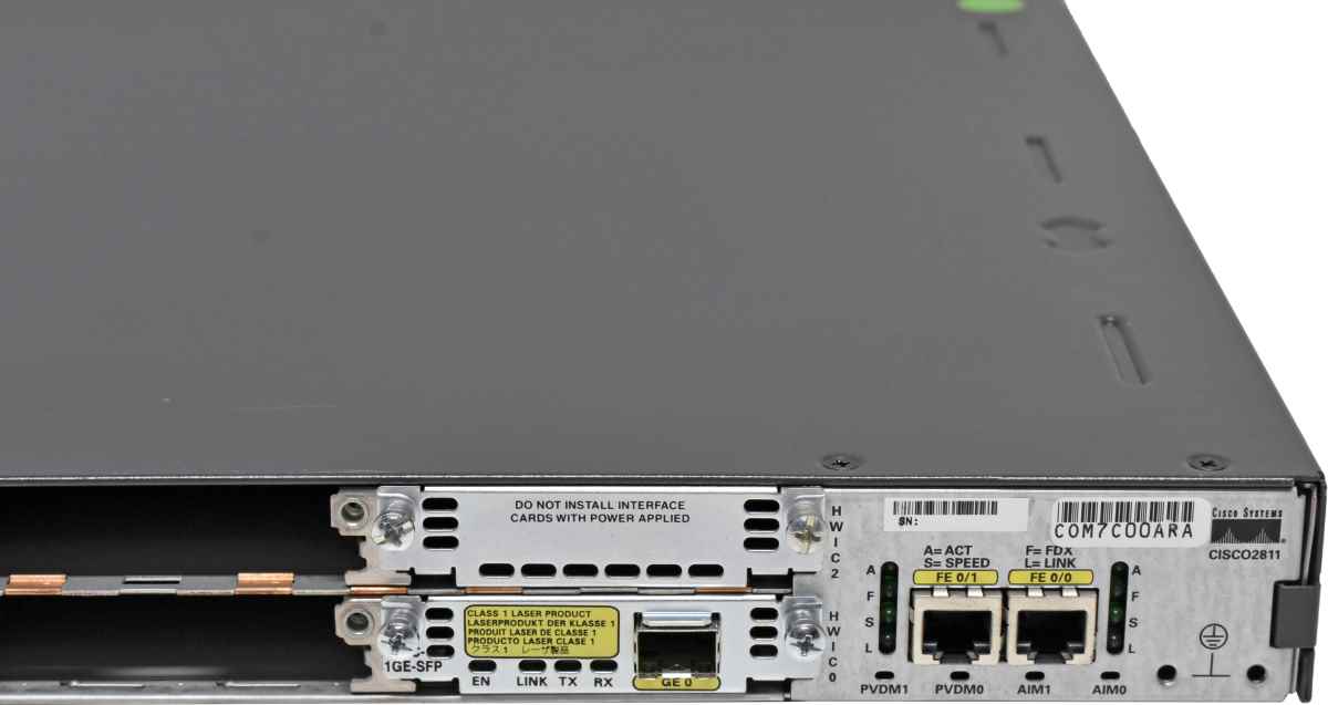 Cisco 2811 CISCO2811 Integrated Services Router + Modul HWIC-1GE-SFP
