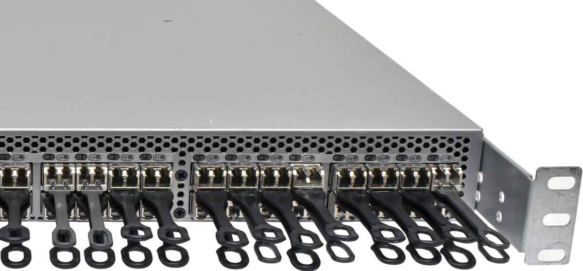 Brocade 6510 XHD-6510-24-R 80-1005522-03 16G FC Switch 48 act. Ports +48 16G Mini GBICs