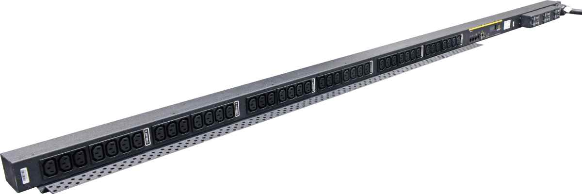 Geist RCX-D MU3302Q URCXW423-103C13PS56-D 42xC13 Metered PDU 3-Phasen + Rackmontageblech Geist RCX-D MU3302Q URCXW423-103C13PS56-D 42xC13 Metered PDU 3-Phasen + Rackmontageblech