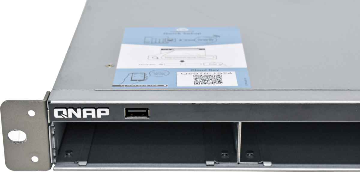 QNAP TS-463U-RP 4-Bay NAS Server AMD Quad-Core GX-420MC 2.0 GHz 4GB DDR3L RAM +Mini GBIC no HDDs Rack Ears