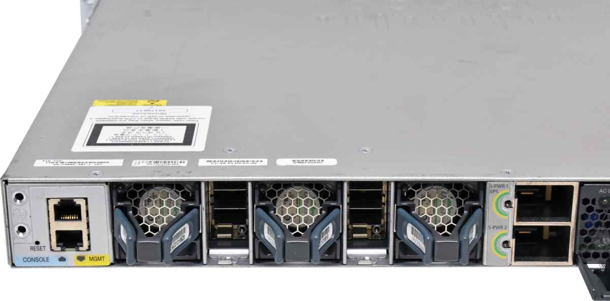 Cisco Catalyst WS-C3850-48T-L 48-Port RJ-45 stackable GE Switch +10G NIC Module +GBICs