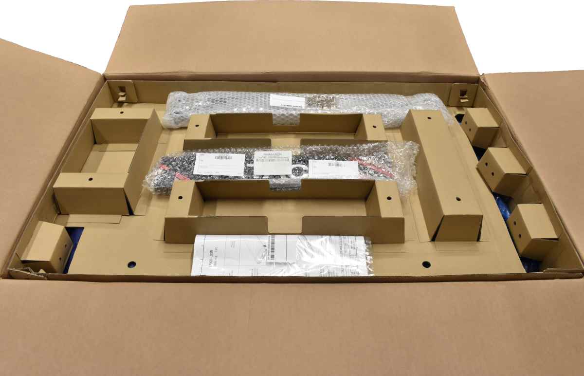 Hitachi Storage E590 4x Bronze 3204 CPU 768GB RAM PC4 24x SFF 2,5 2x I/O 3293417-A 2x 3293225-A 2x 3293221-A